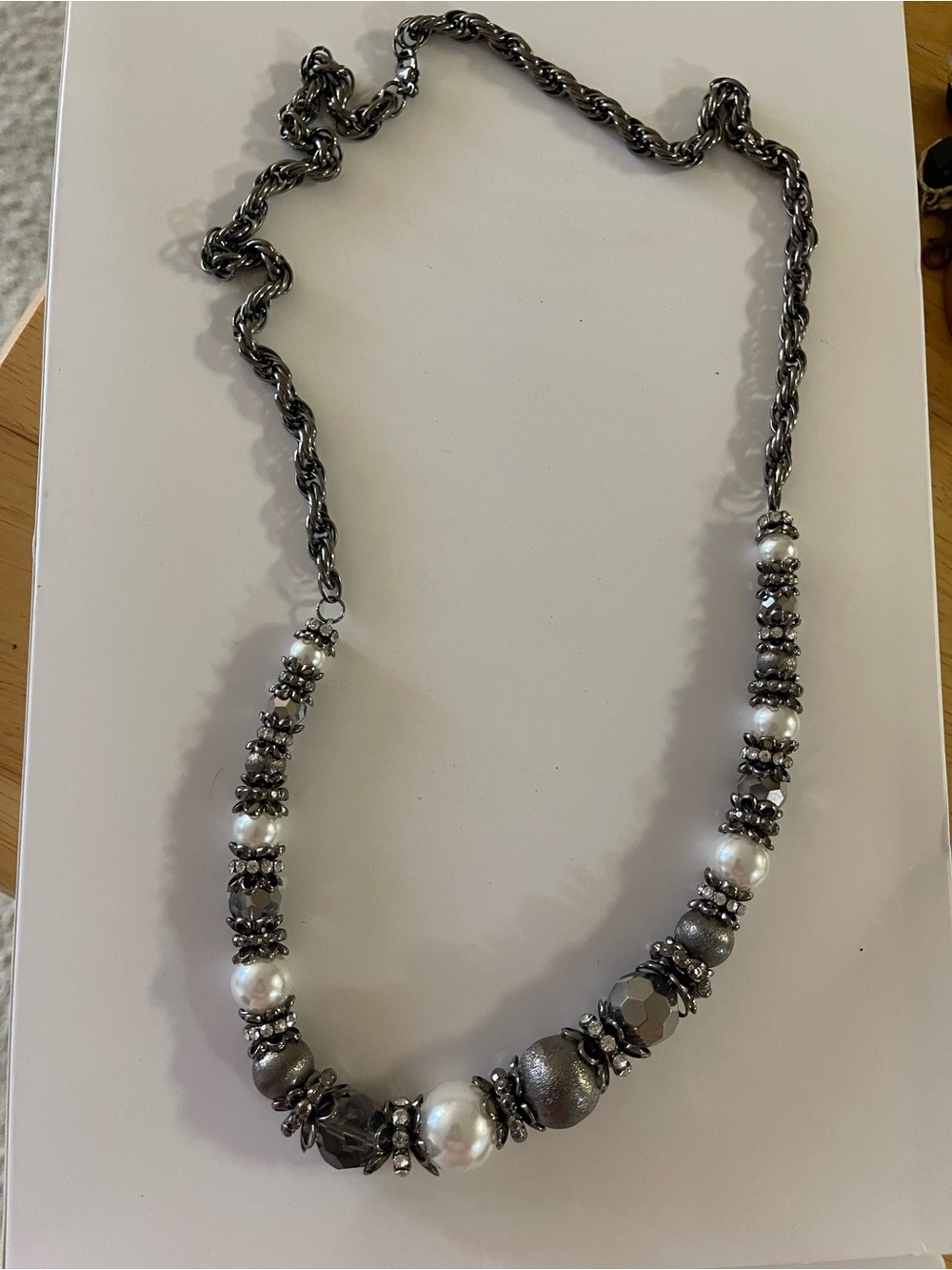 Elegant Pearl and Hematite Beaded Necklace - Silver/Gray